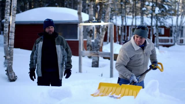 S02:E13 - The Ultimate Ice Hotel