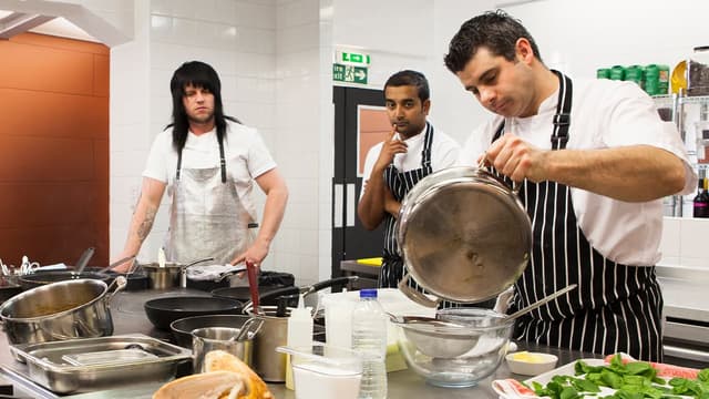 S10:E23 - North East Main