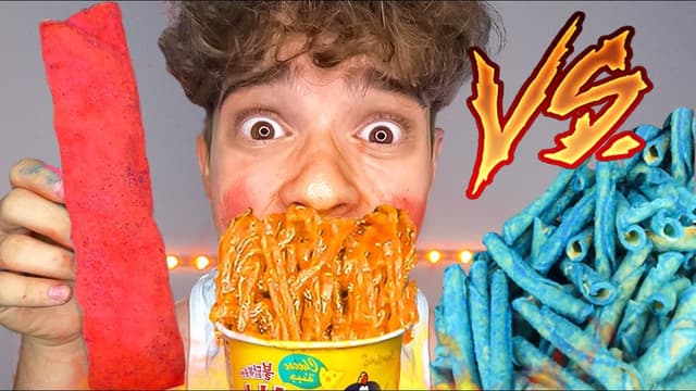 S01:E11 - Tiny vs. Giant Extreme Food