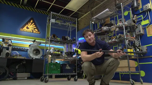 S01:E01 - Rocket Car