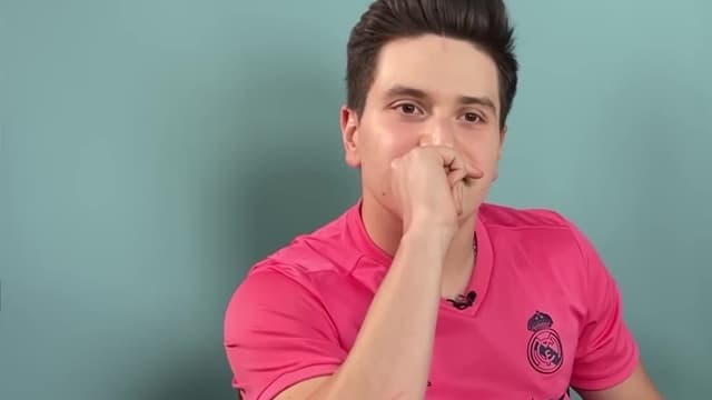 S01:E15 - I Completed the World Cup Album in 24 Hours / Opening Packs Until I Get Ronaldinho