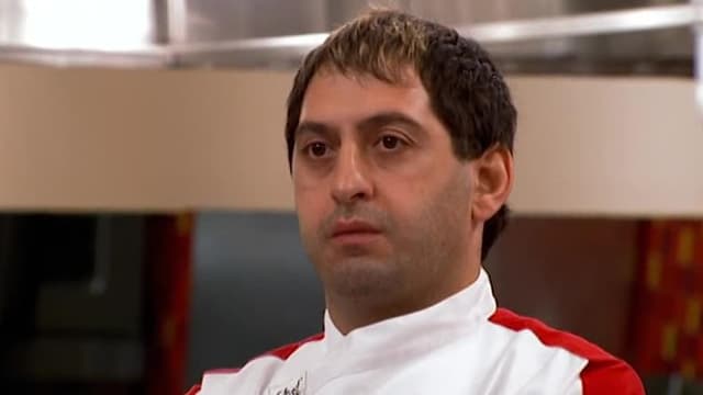 S05:E07 - 10 Chefs Compete