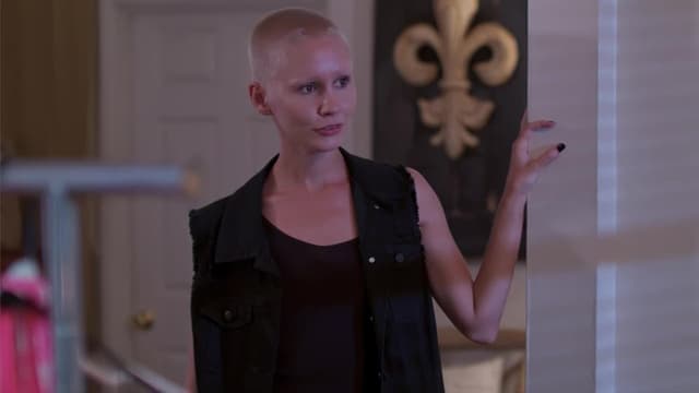 S01:E01 - The Cards Empty