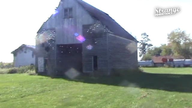 S01:E02 - The Hoarder & The Actors