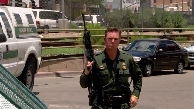 S02:E01 - Border Patrol Agents