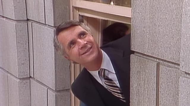 S01:E14 - Just Friends