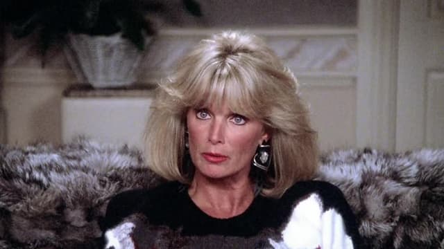 S06:E05 - The Gown