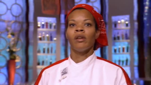 S10:E15 - 7 Chefs Compete