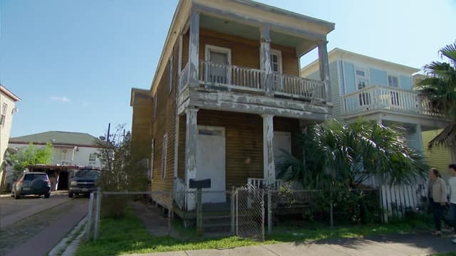 S01:E02 - Fire Salvaged Victorian