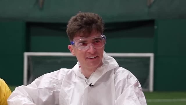 S01:E20 - I Tested 1-Star Football Products