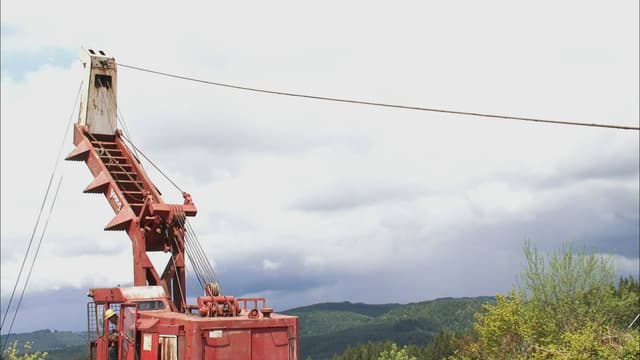 S05:E01 - Ax Is Back