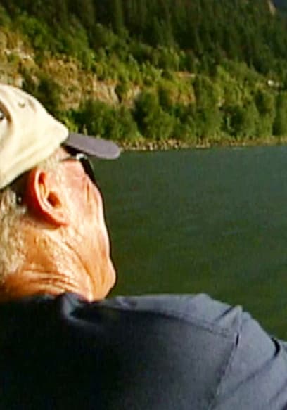 S01:E12 - Fighting River Monsters: Columbia River Gorge (Pt. 2) poster