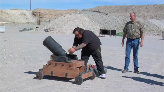 T02:C29 - S02:E29 - Strike, Spare, Boom