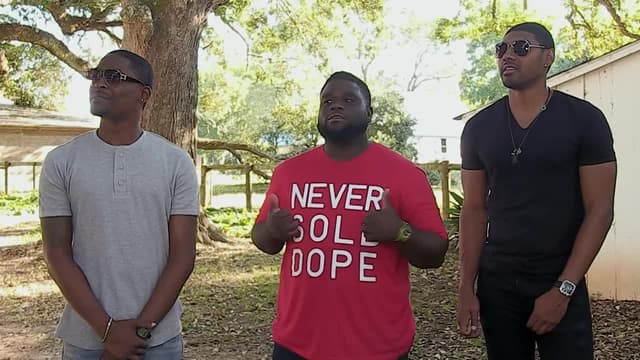 S01:E01 - Magnolia Plantation