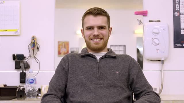 S06:E01 - Estate Agent to Market Trader