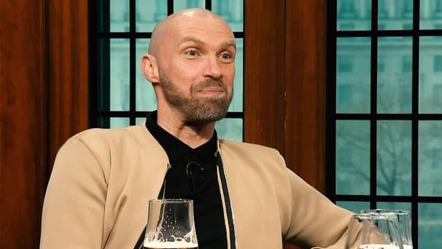 S01:E08 - Luke Chadwick