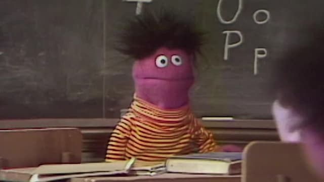 S07:E37 - Luis Hires Maria to Work at the Fix-It Shop