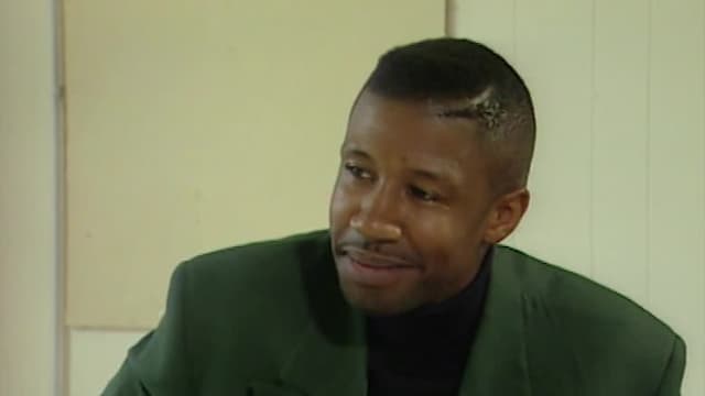 S02:E03 - The Casanova Con Man