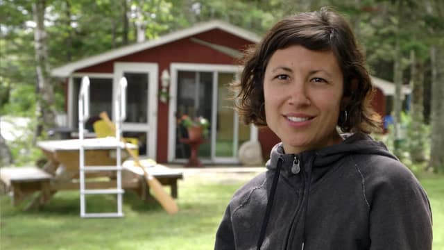 S02:E02 - The Ultimate Swim-Up Bar