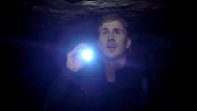 S01:E02 - The Haunt Under Paris