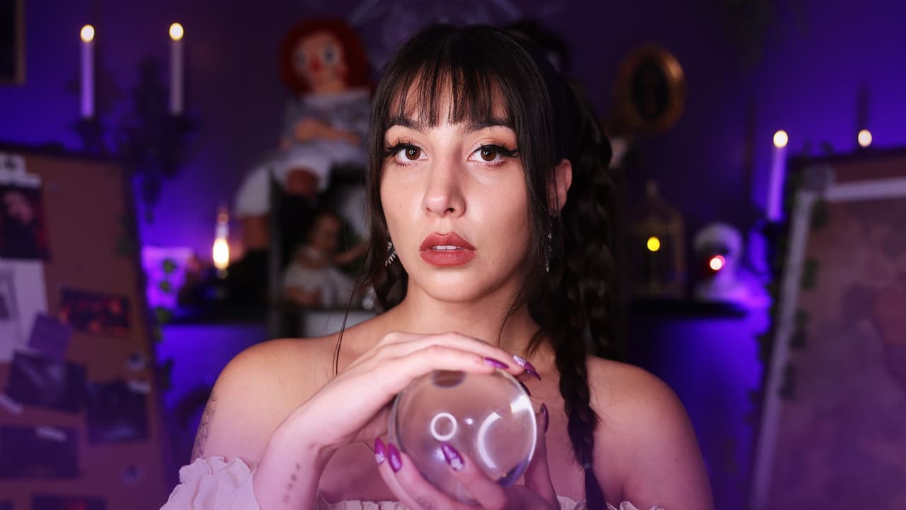 Watch Kelsi Davies: The Unexplained