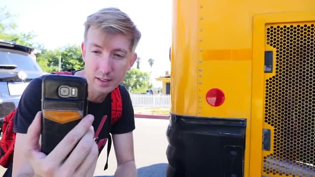 S04:E06 - Found Abandoned School Bus