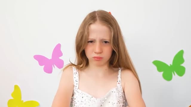 S01:E12 - Nastya Turns Into Superheroes Because of a Magic Toy