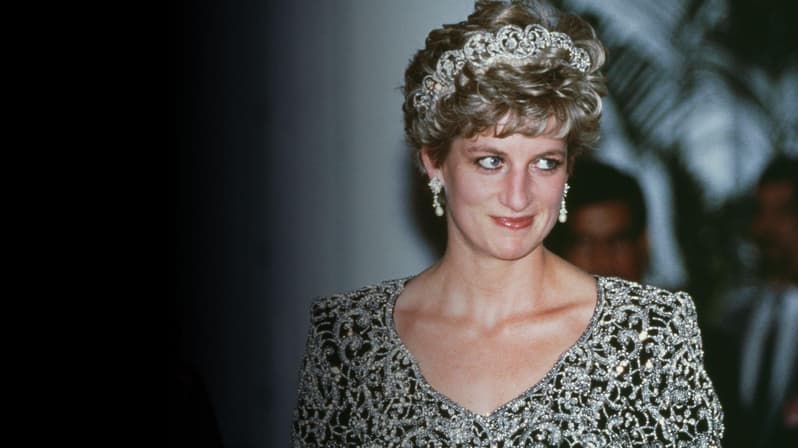 Watch Princess Diana: The Uncrowned Queen (2001) - Free Movies | Tubi