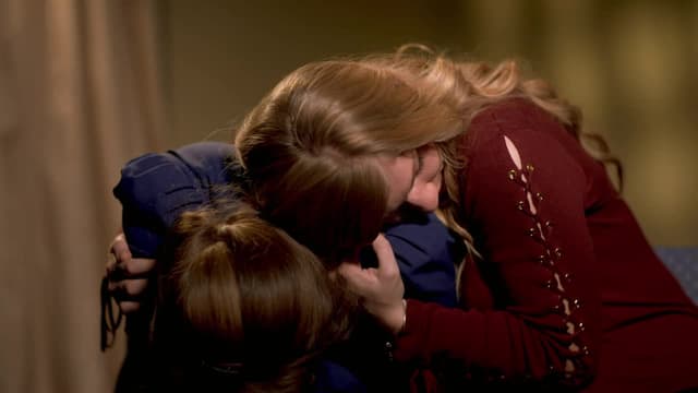 S04:É28 - S04:E28 - The Lost Moments: Sister From the Same Mister