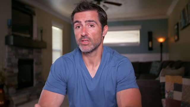 S02:E03 - Holly and Mark