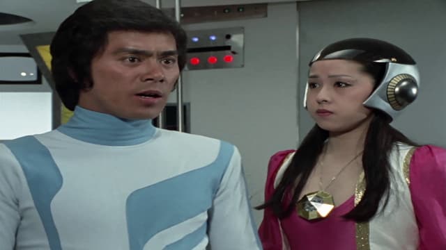 S01:E08 - Good or Evil?: The Silver-Masked Great Hero