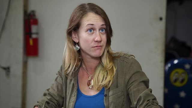 S01:E02 - Aliens in the Triangle