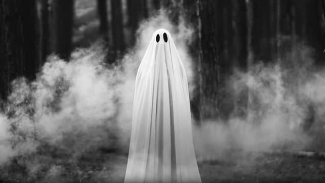 S03:E09 - The Haunting Murder Case of the Hammersmith Ghost