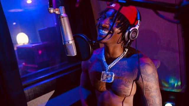 S01:E14 - Becoming a Rapper and Making a Song