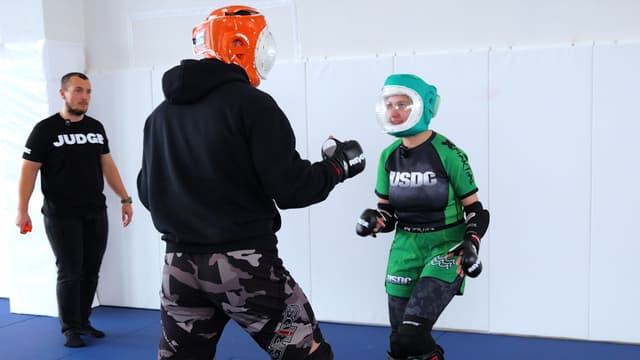 S01:E01 - Pro MMA Fighter vs Larger Opponent
