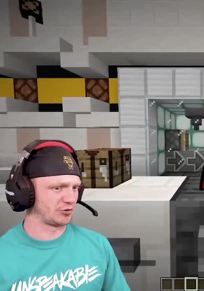 S02:E15 - Minecraft Smash Blocks poster