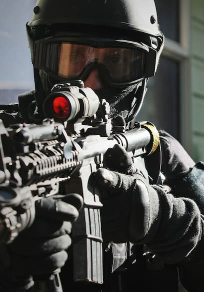 S01:E01 - Rules of Engagement poster