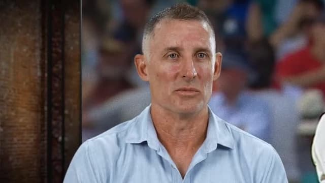 S03:E11 - End of an Era