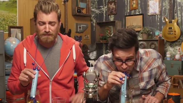 S03:E03 - Beyond Fidget Spinners: How to Create a YouTube Trend