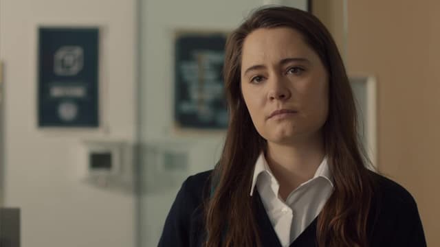 S03:E05 - Wolf, Meet Henhouse