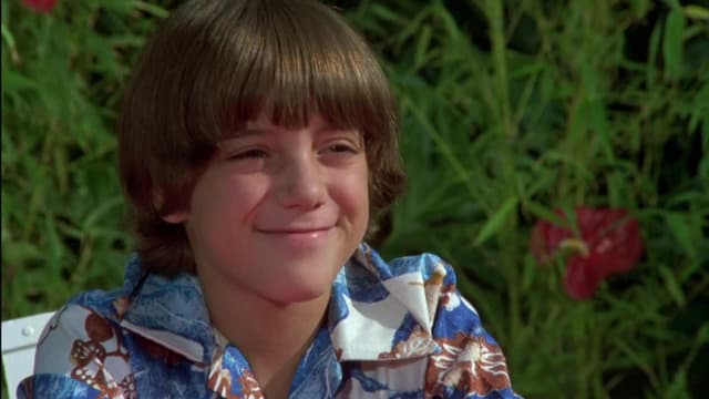 S03:E10 - The Class of '69 / The Pug