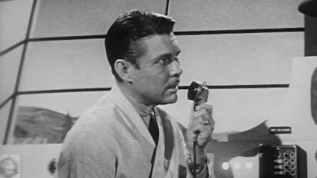 S01:E06 - Astray in the Stratosphere