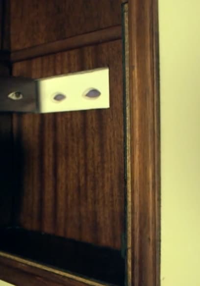 Póster de S01:E11 - Hidden Rooms