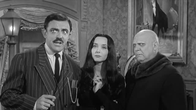 S02:E04 - Morticia Meets Royalty