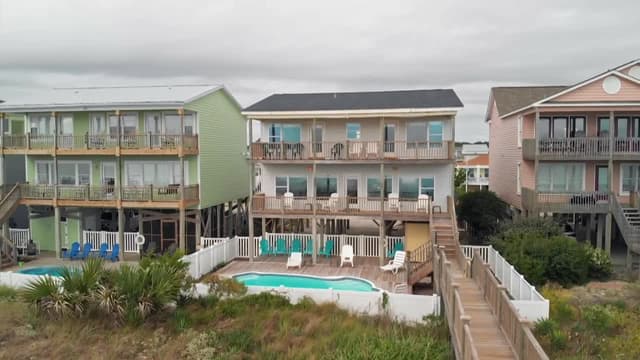 S07:E06 - Holden Beach Haven