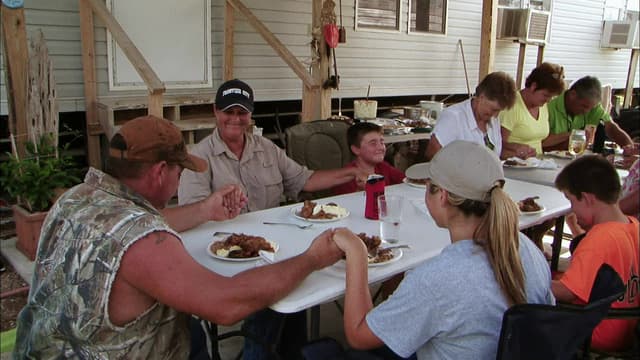 S04:E23 - Swampsgiving 2