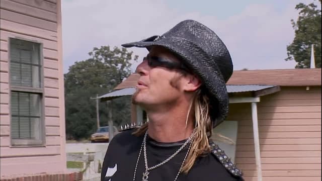 S02:E13 - Squirrels in the Attic