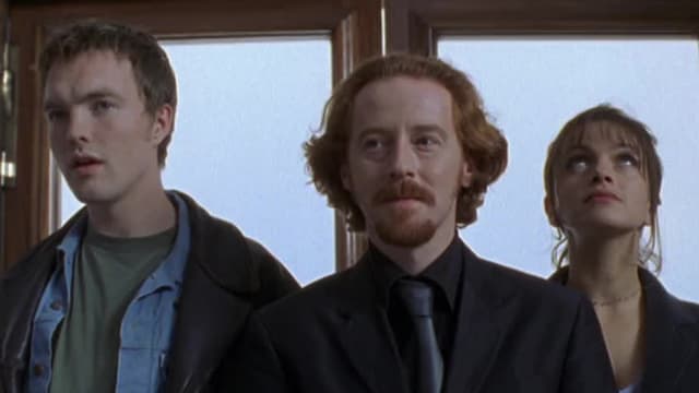 S01:E04 - Signing on the Line