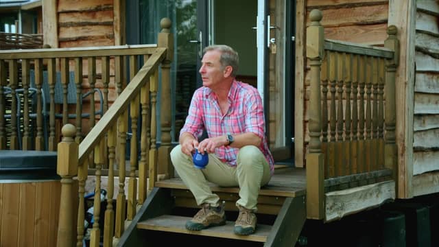 S01:E06 - Barnard Castle With Sara Davies