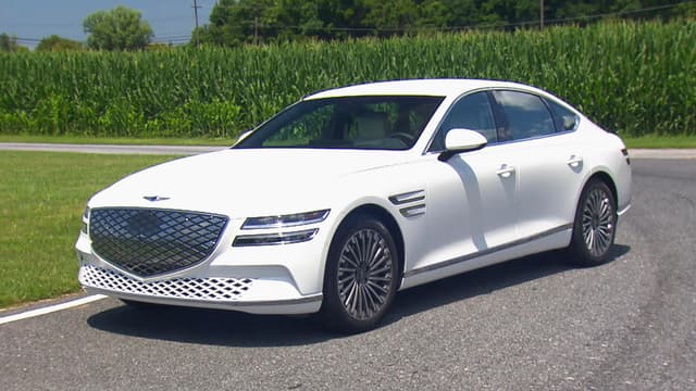 S42:E02 - 2023 Genesis Electrified G80